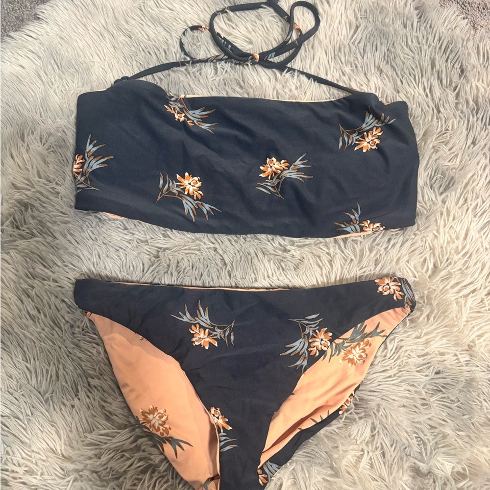 O'Neill navy blue floral bikini top